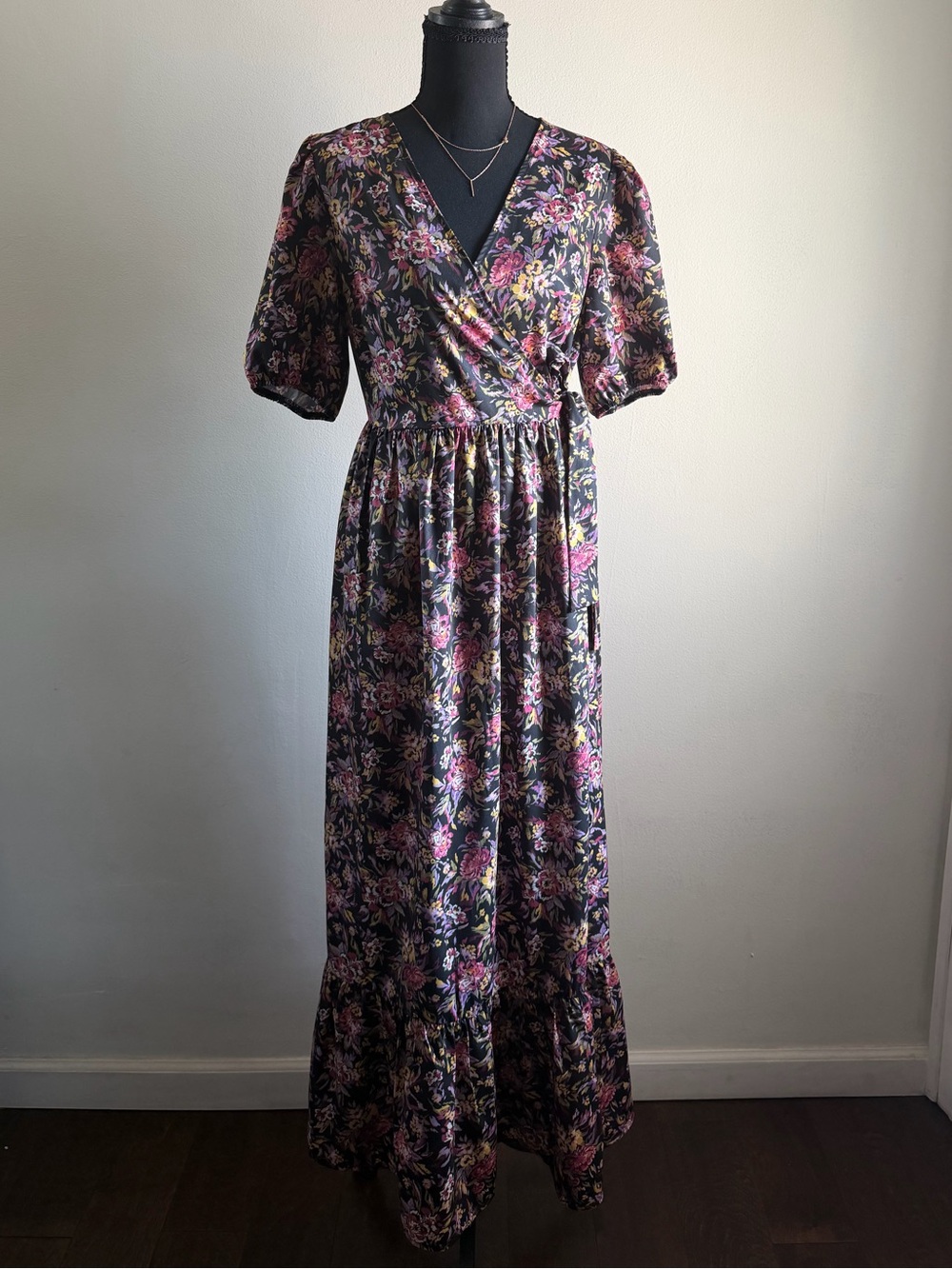 Floral V-Neck Maxi Dress in Black and Pink